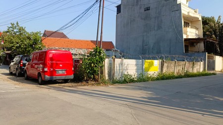 Tanah Hoek Dijual di Green Garden