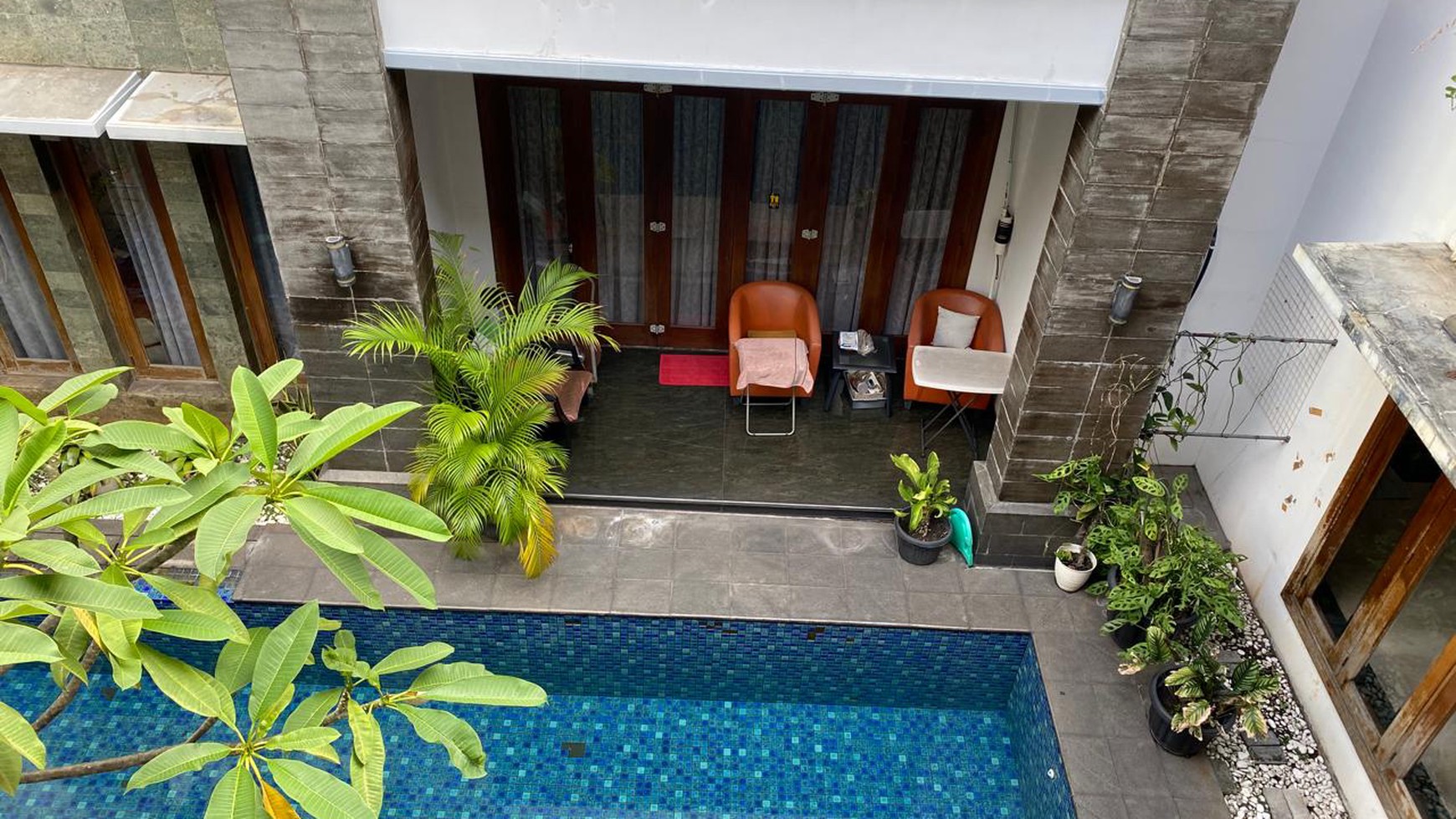 Rumah 2 Lantai dengan Kolam Renang di Cilandak Timur Jakarta selatan