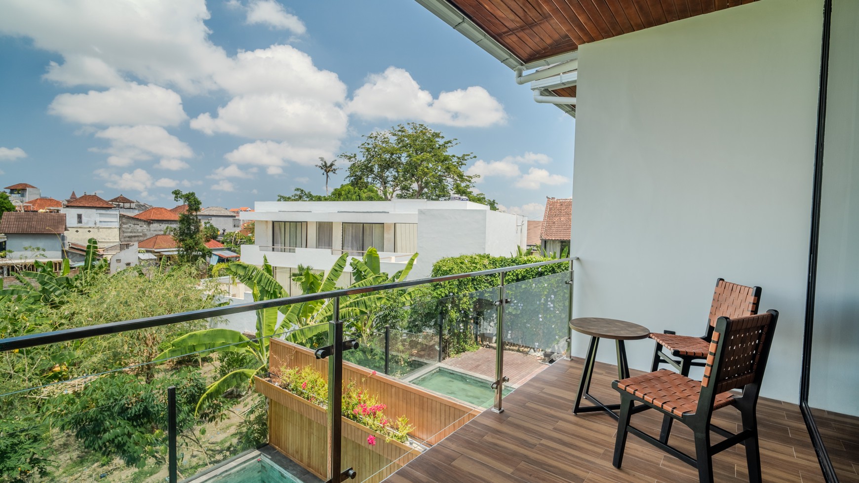 Villa 3 Bedrooms Leasehold With Rice field  In Babakan Canggu