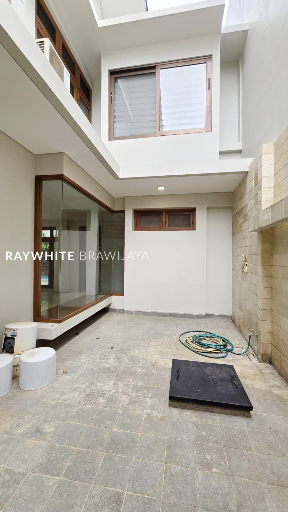 Rumah Mewah Area Brawijaya Kebayoran Baru Lingkungan Elite