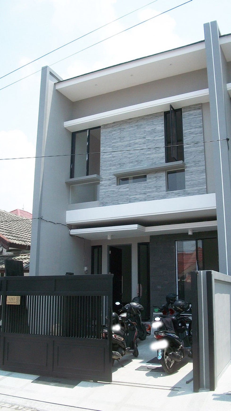 Rumah Baru Gress di Klampis Semolo Timur Surabaya Timur, Minimalis, 2 Lantai, SHM, Ready 1 unit aja... Buruan !!!!  - EA -