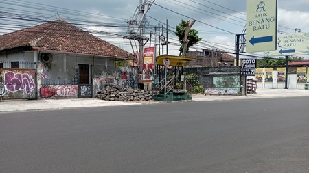 Tanah & Bangunan Luas 715 Meter Persegi Lokasi Gedong Kuning Banguntapan Bantul