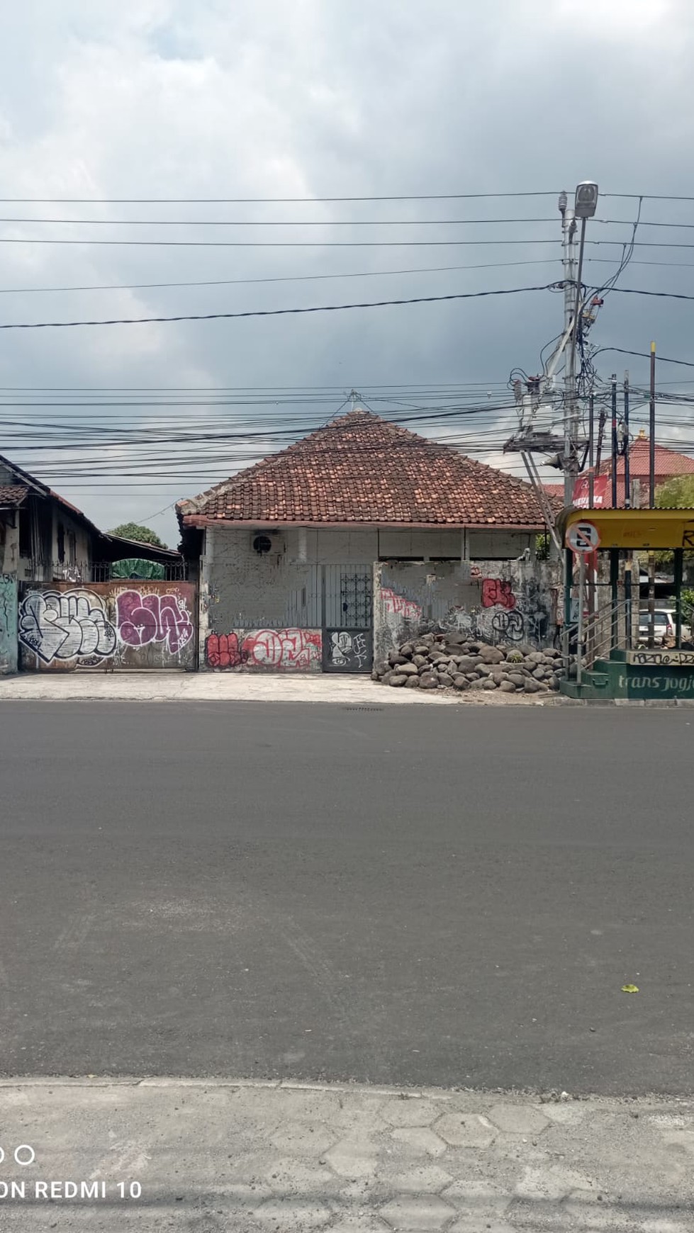 Tanah & Bangunan Luas 715 Meter Persegi Lokasi Gedong Kuning Banguntapan Bantul