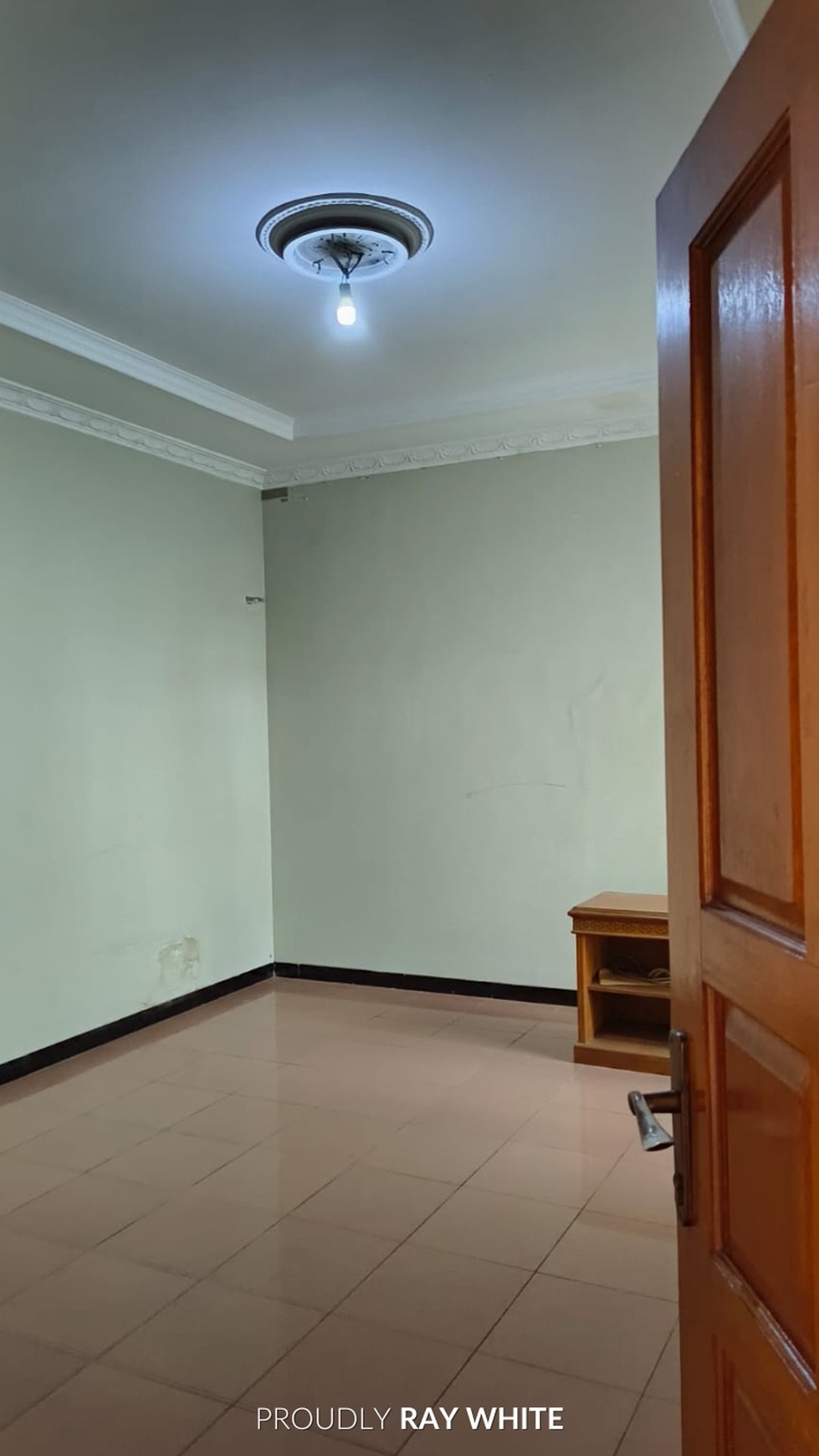 Dijual Rumah Kokoh dan Classic di Cempaka Putih, Jakarta Pusat!