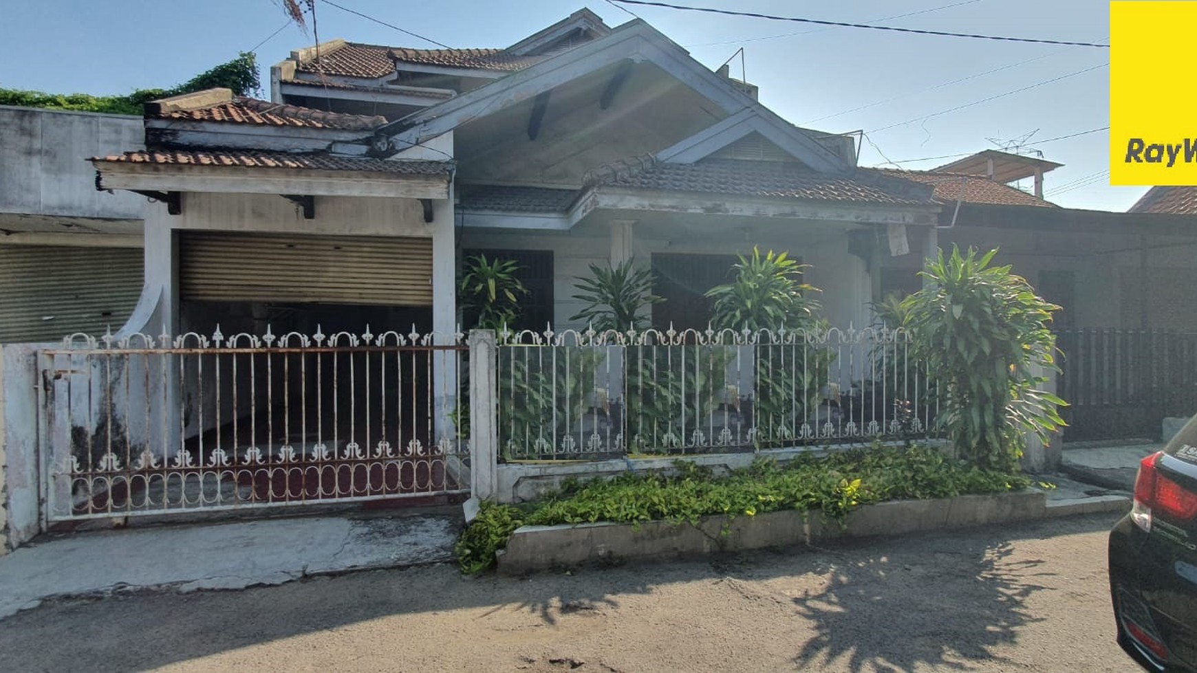 Dijual Rumah 2 Lantai di Jalan Ikan Mungsing Perak Surabaya