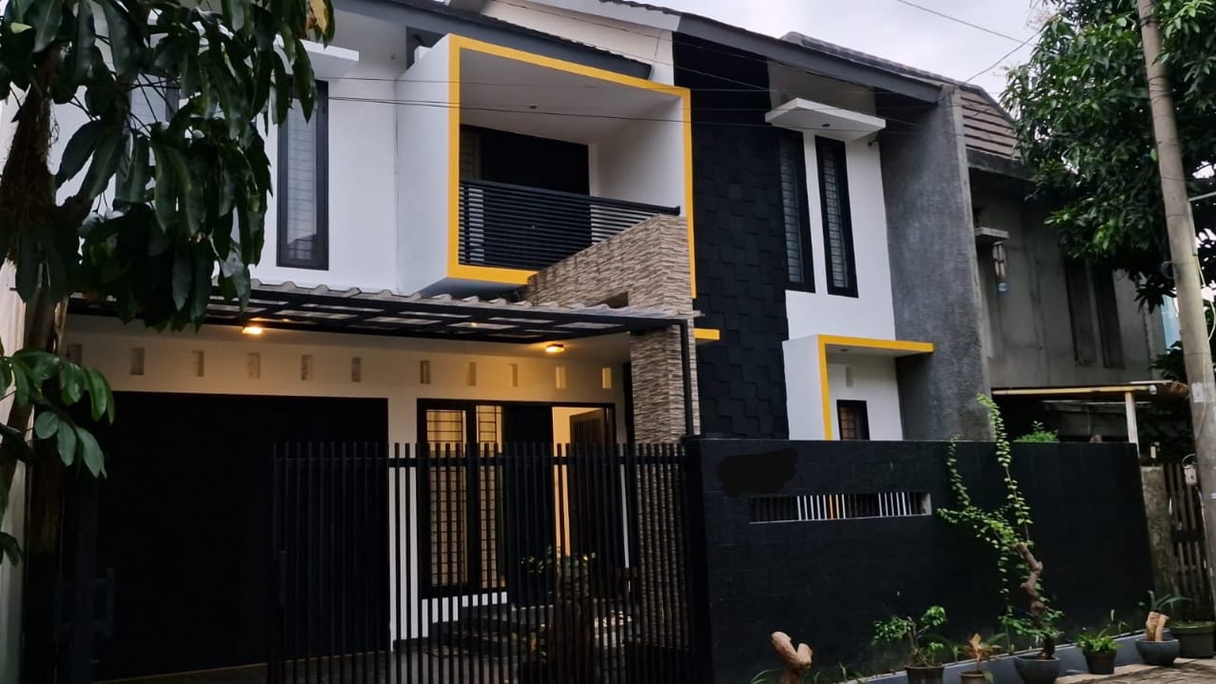 Rumah Mewah Minimalis Design Modern Berada di Cluster Sarua Indah 