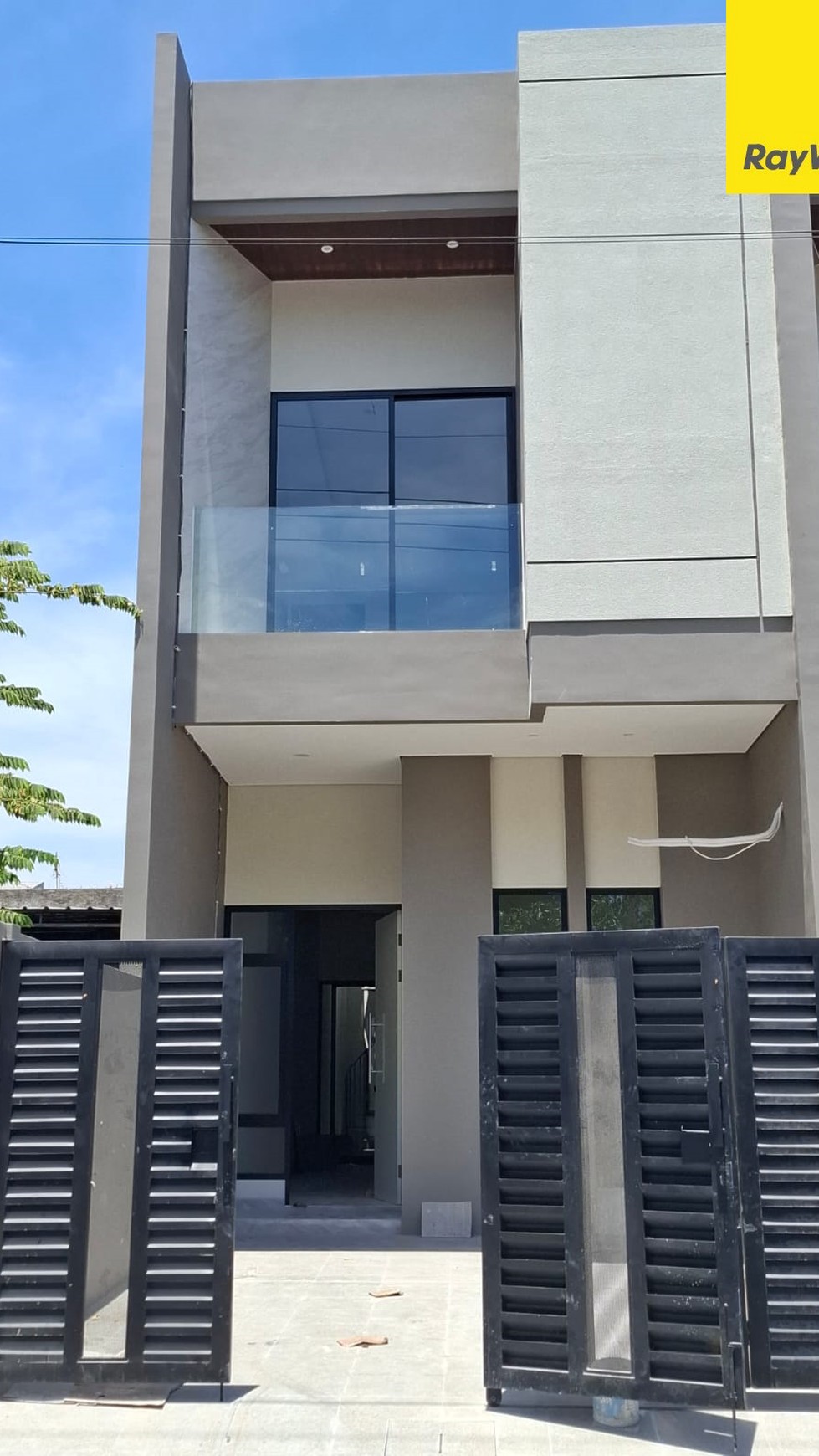 Dijual Rumah 2 lantai di Tenggilis Mejoyo Selatan Surabaya