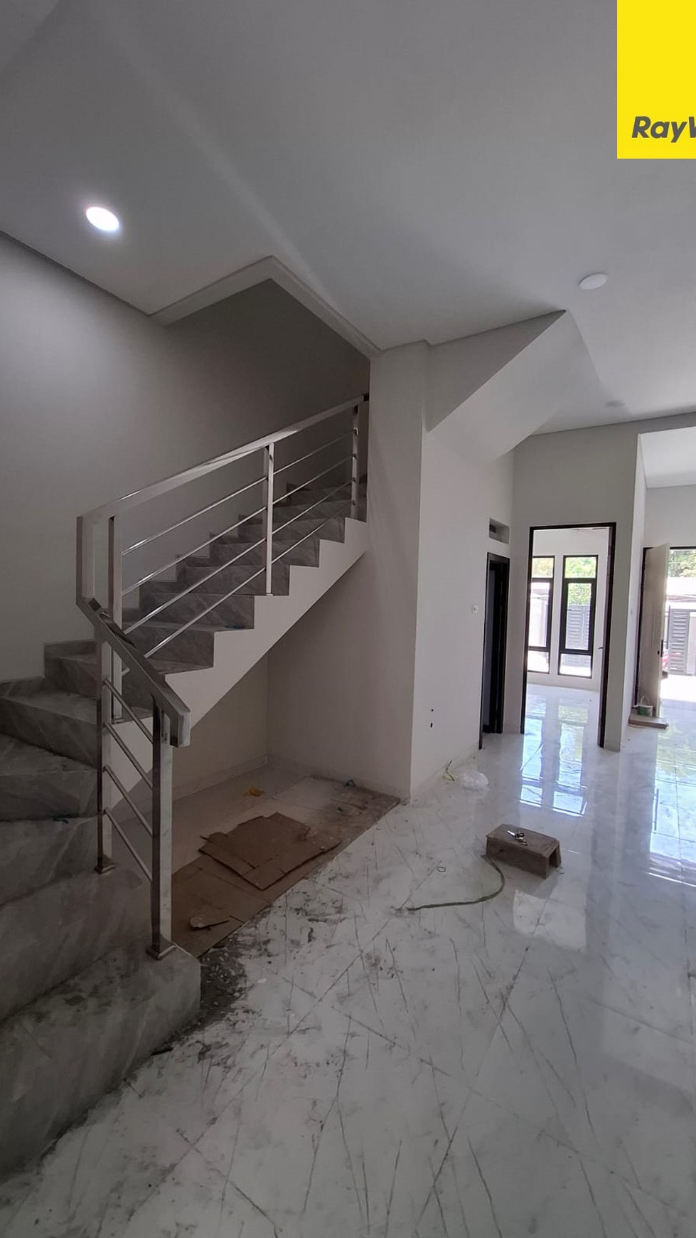 Dijual Rumah 2 lantai di Tenggilis Mejoyo Selatan Surabaya