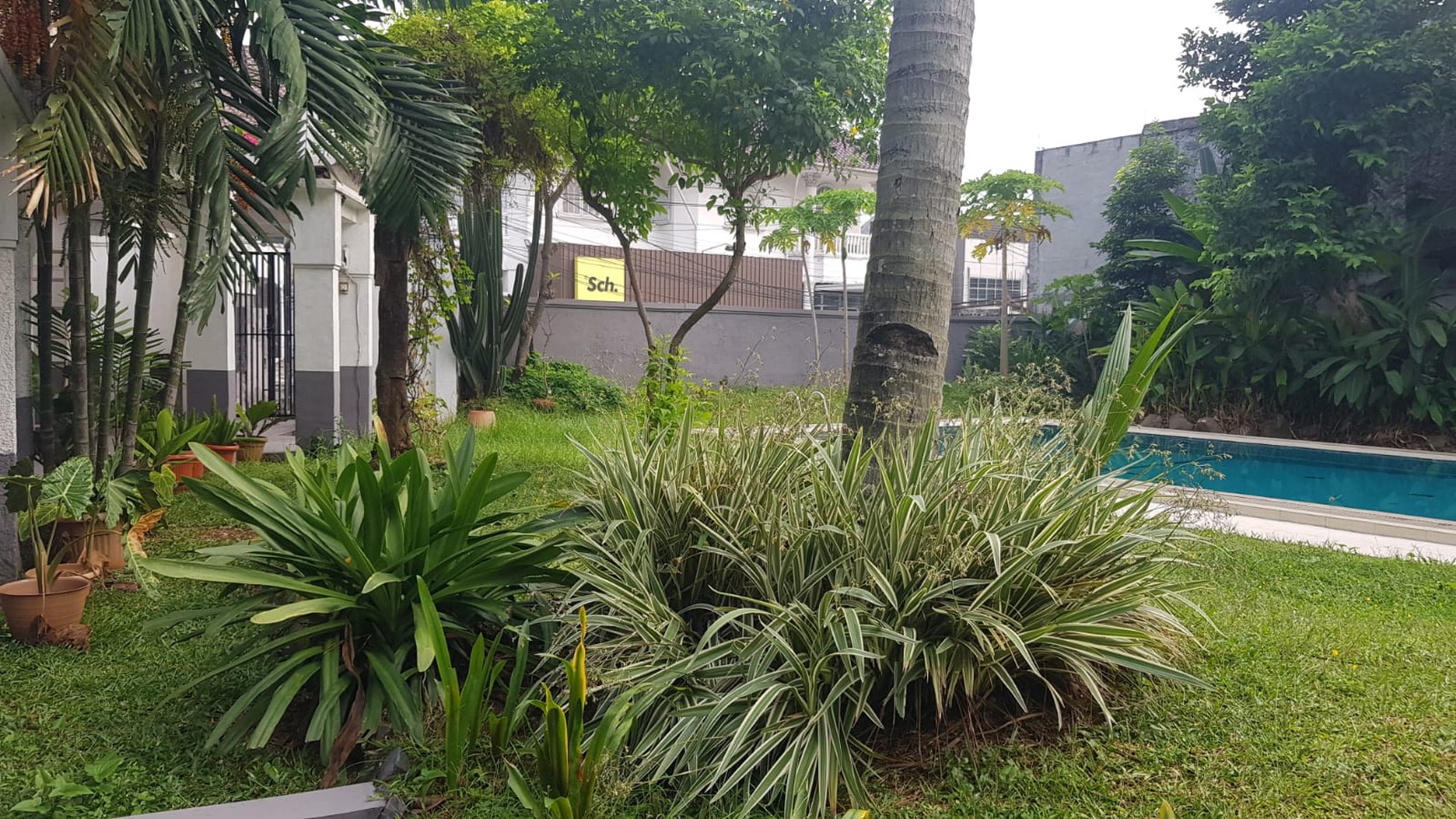 Rumah Hitung Tanah Area Cipete