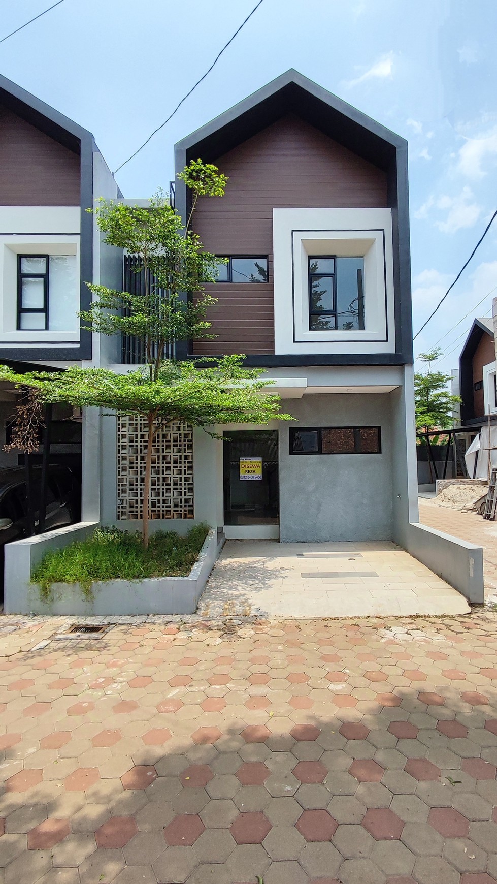 Hot Rent. Rumah modern Remboelan Residence, Buaran Tangsel