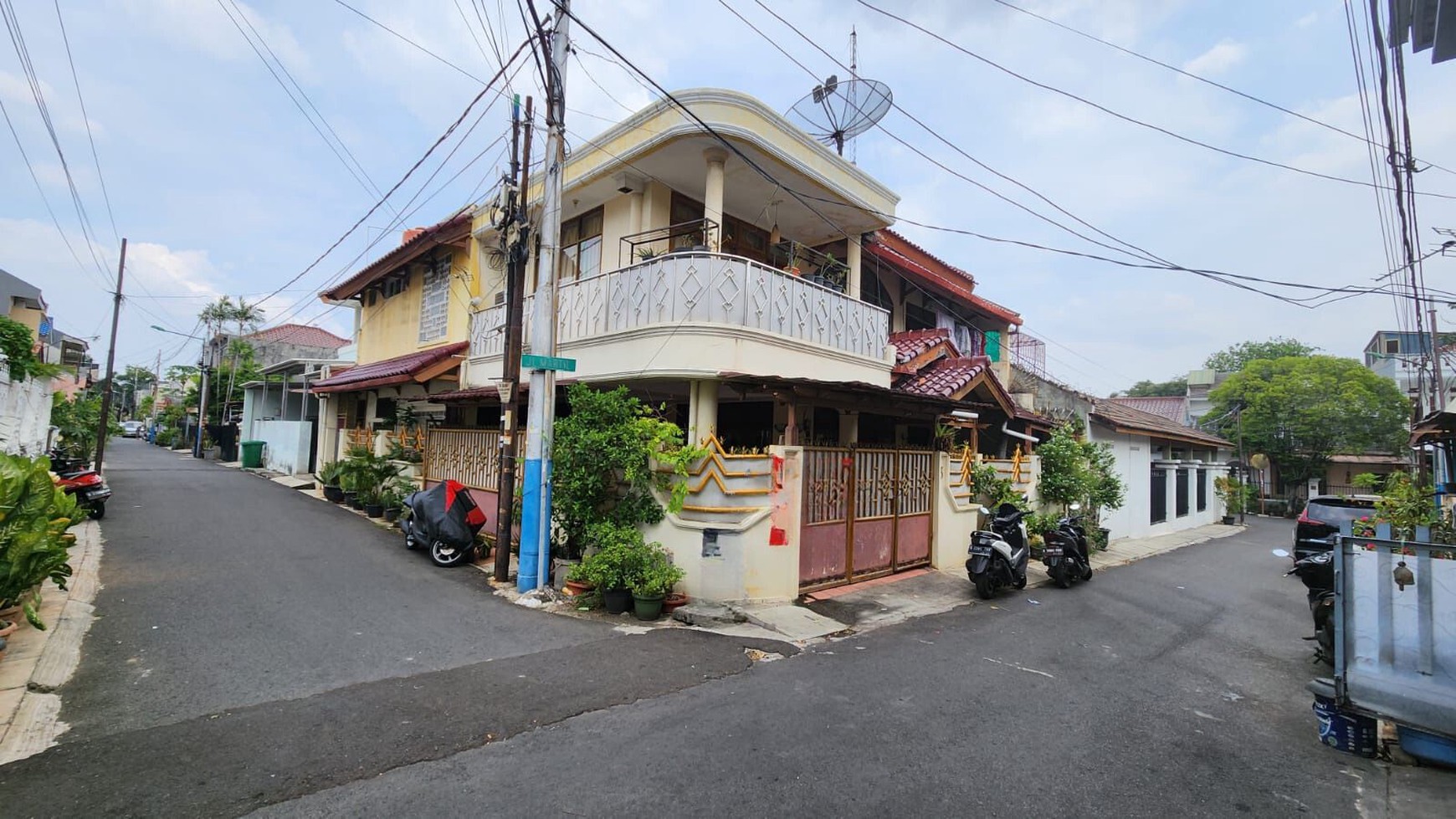 Rumah 2 Lantai Di Jalan Plester Kayu Putih Pulomas