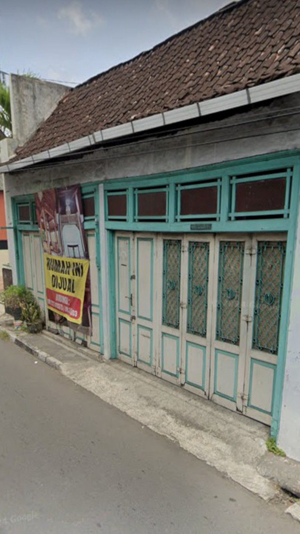 DIJUAL RUMAH - pinggir jalan arah Pasar Kotagede