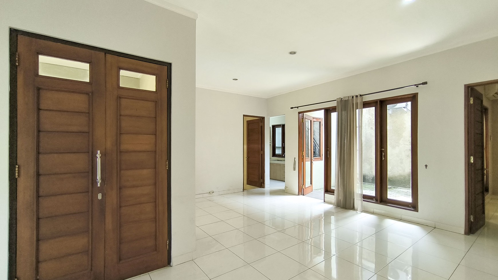 Rumah Bagus Di Emerald Residence Bintaro Jaya Sektor 9