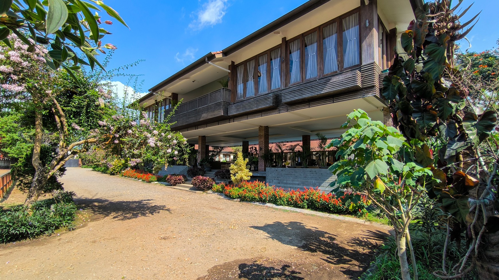 Villa Bagus Di Jl Bumi Asih Lembang Bandung