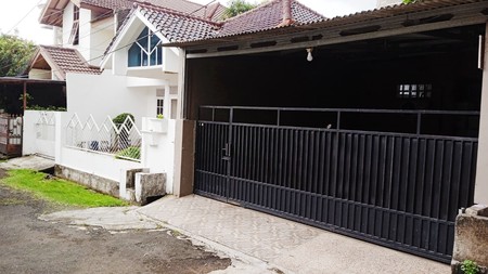 Rumah Bagus Di Jl Kutai Pisangan Ciputat Timur Tangerang Selatan