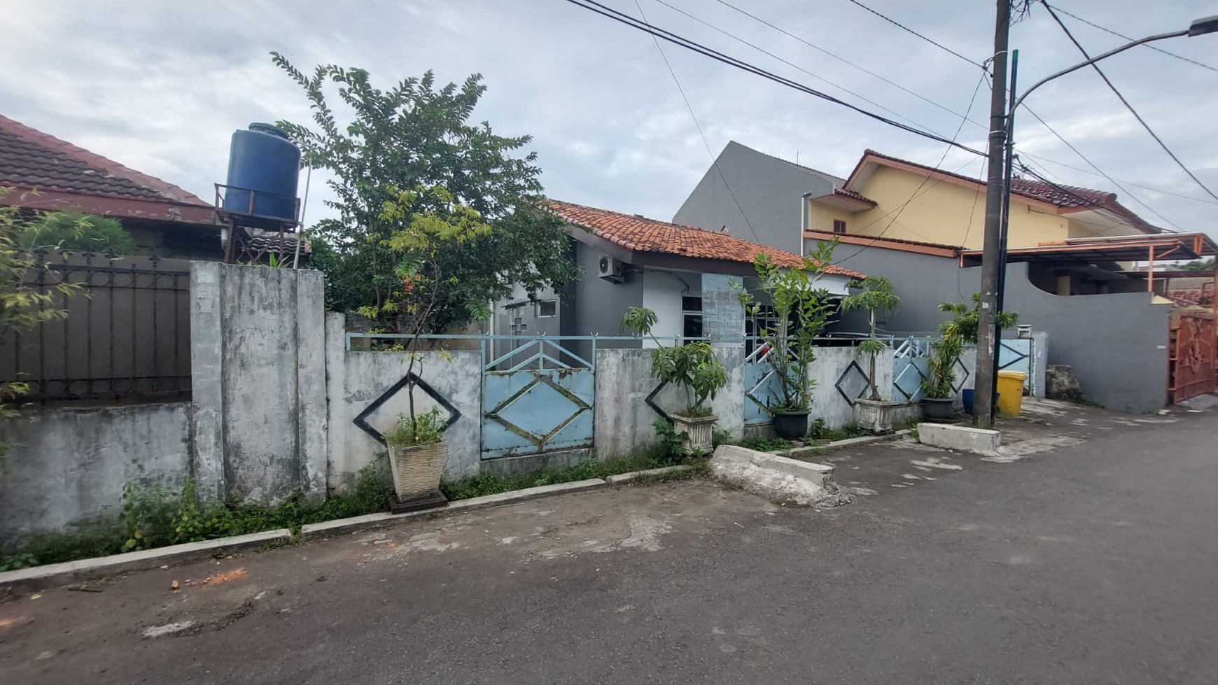 Rumah murah dalam perumahan di pesanggrahan