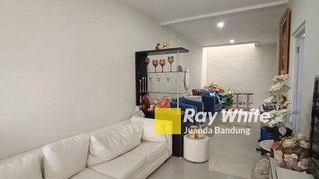 Langka! Rumah 2,5 Lantai di KBP Jingganegara siap pakai! Jual !