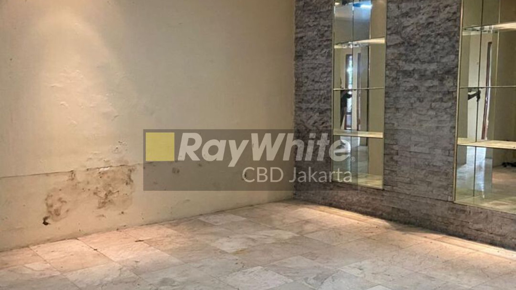 Rumah Dijual Cepat di Cipinang Elok !!