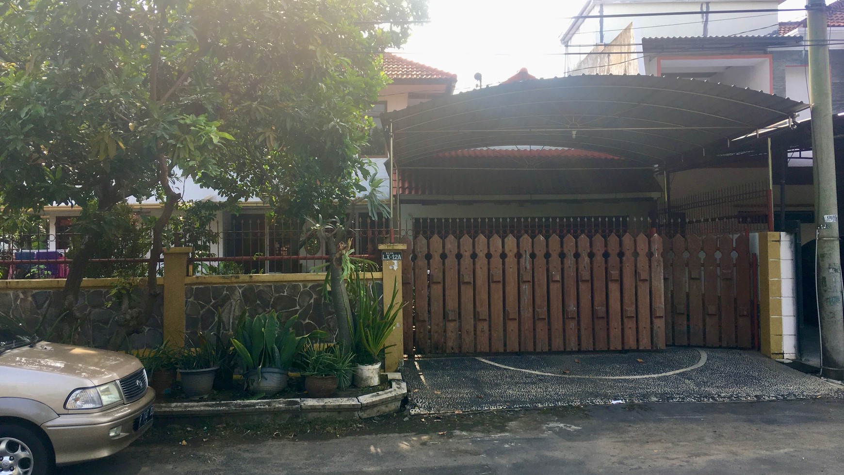 Rumah dijual di Boulevard Taman Pondok Indah Wiyung Surabaya, Taman luas