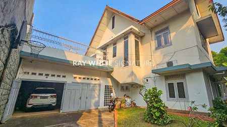 Dijual Rumah Klasik Kolonial di Jl. Wijaya IX Kebayoran Baru