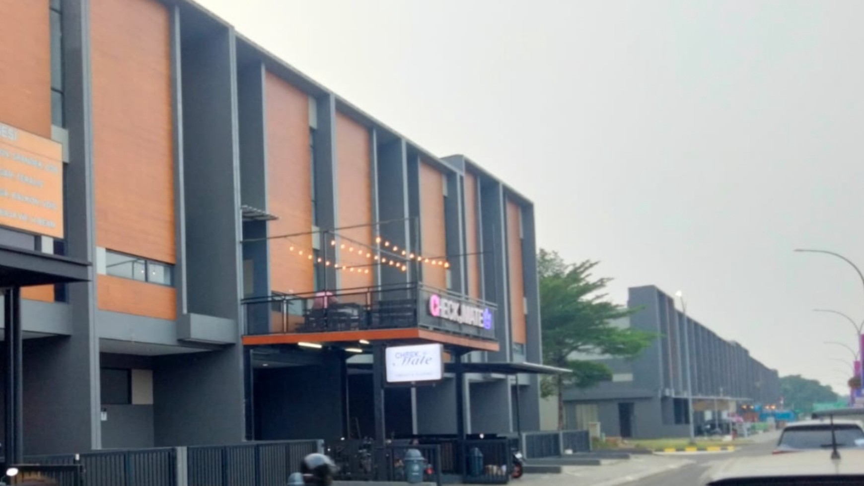 Ruko Dijual di Garden Hous Grand Wisata Bekasi - Lokasi Boulevard Utama, Sangat Strategis