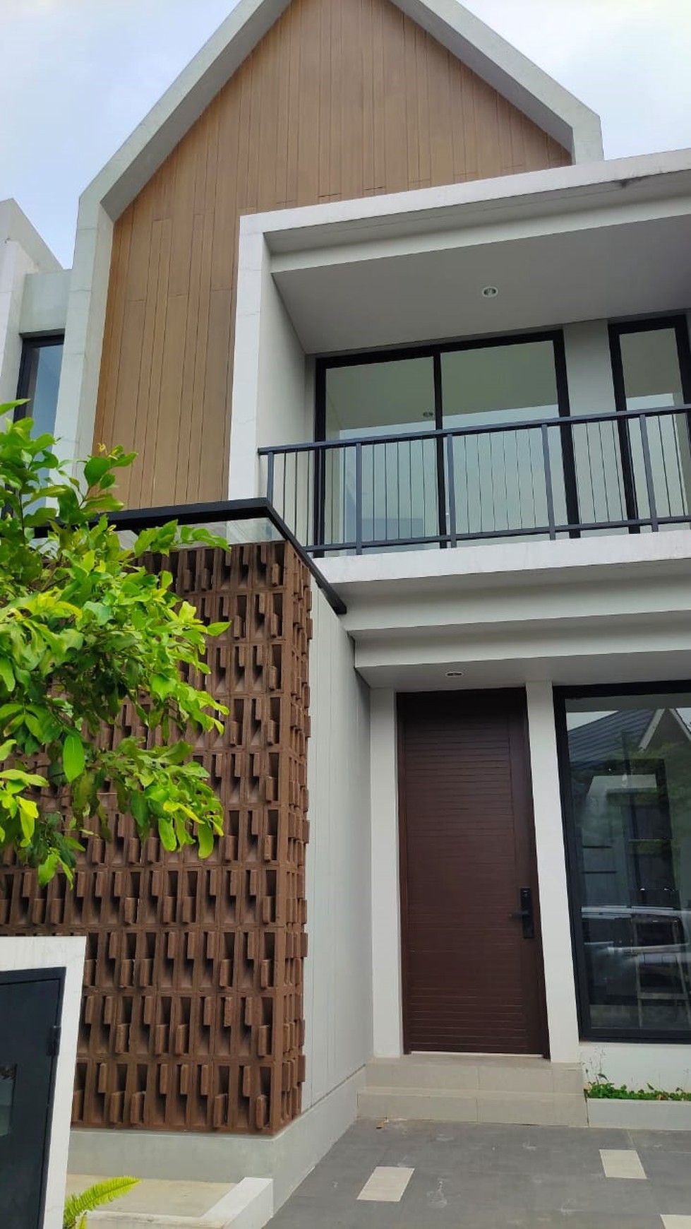 Rumah Brand new, 2 lantai, bebas banjir di Sumarecon Bogor