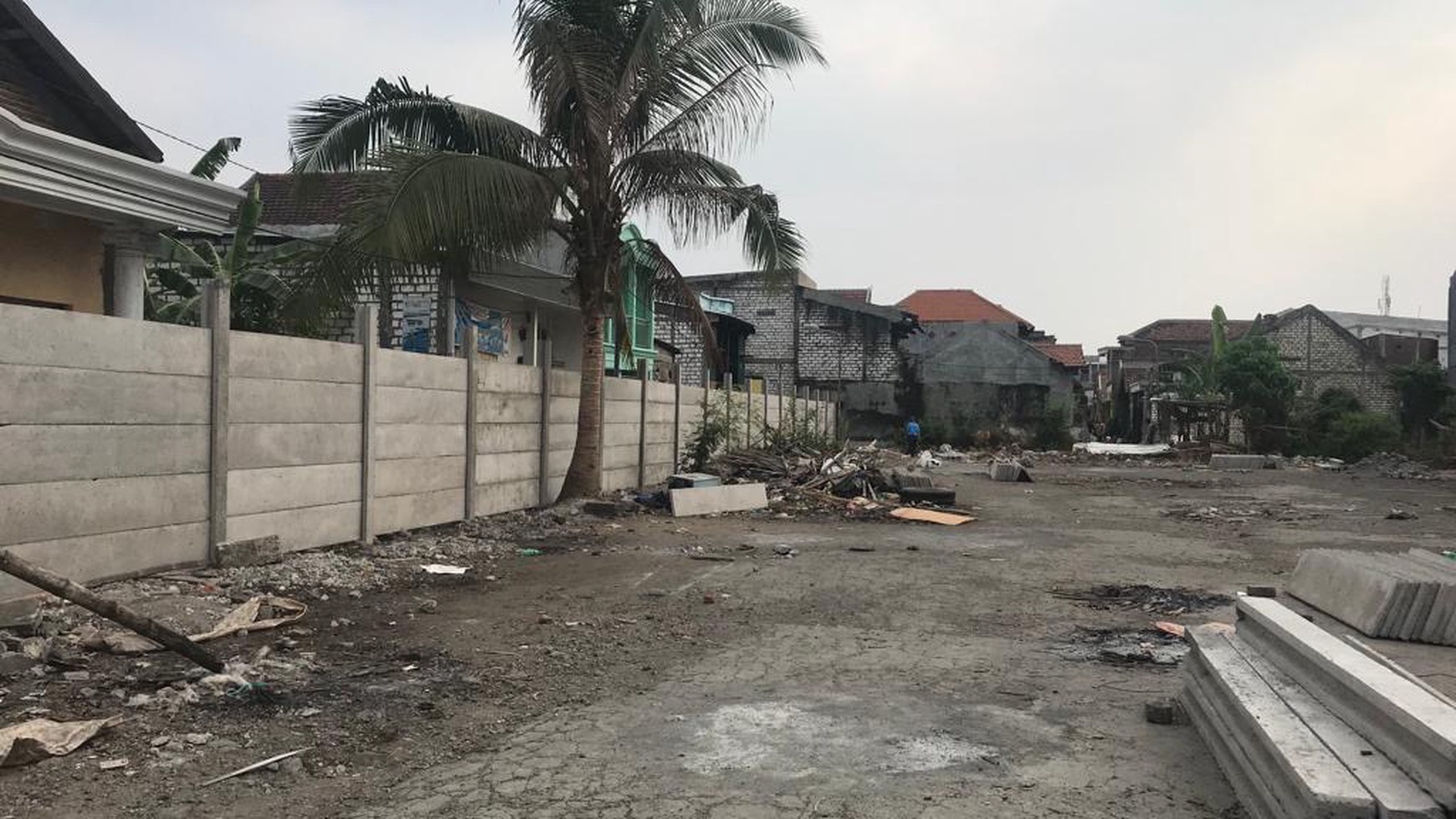 Tanah dijual/disewa di Raya Sememi Surabaya, Dimensi 25x76m