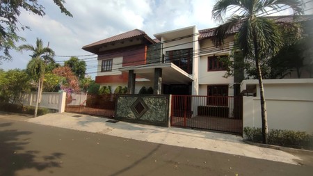 Rumah Mewah Sewa Lokasi Senayan Kebayoran Baru