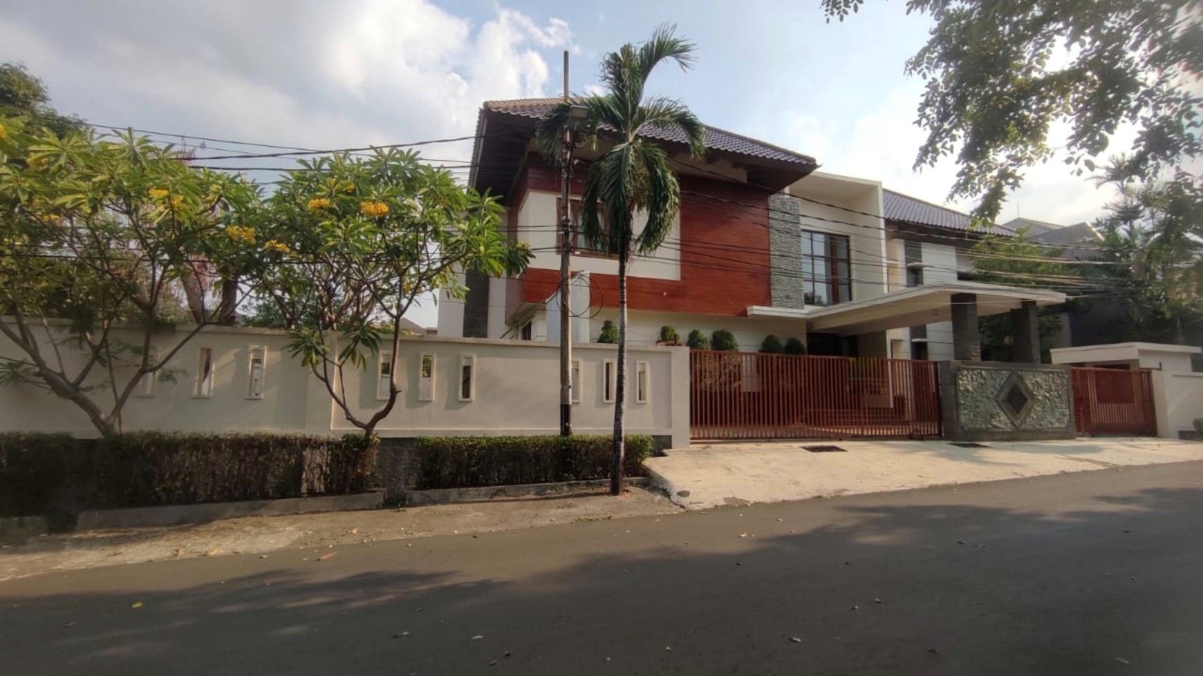 Rumah Mewah Sewa Lokasi Senayan Kebayoran Baru