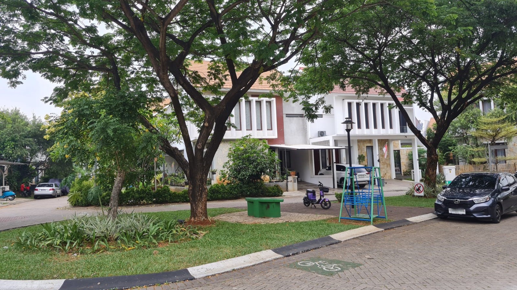 Rumah Depan Taman di Discovery Conserva Bintaro Jaya