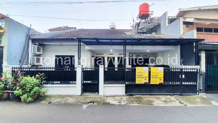 Rumah Dijual di Tomang