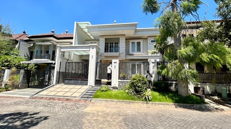 Rumah Mewah dijual di Dian Istana Surabaya, cluster Taman Ratu