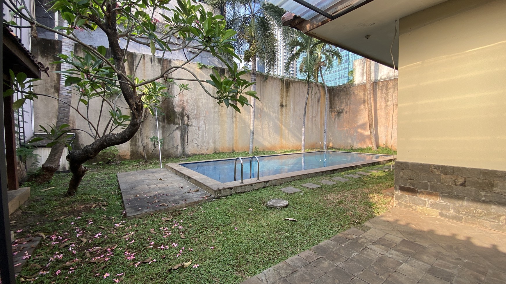 Beautiful house in senopati area near to Ashta and scbd