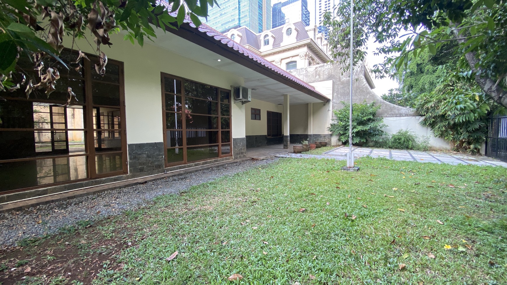 Beautiful house in senopati area near to Ashta and scbd