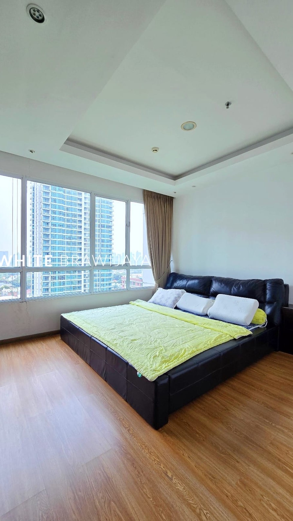 Essence Darmawangsa Tower Eminence Semi Furnished