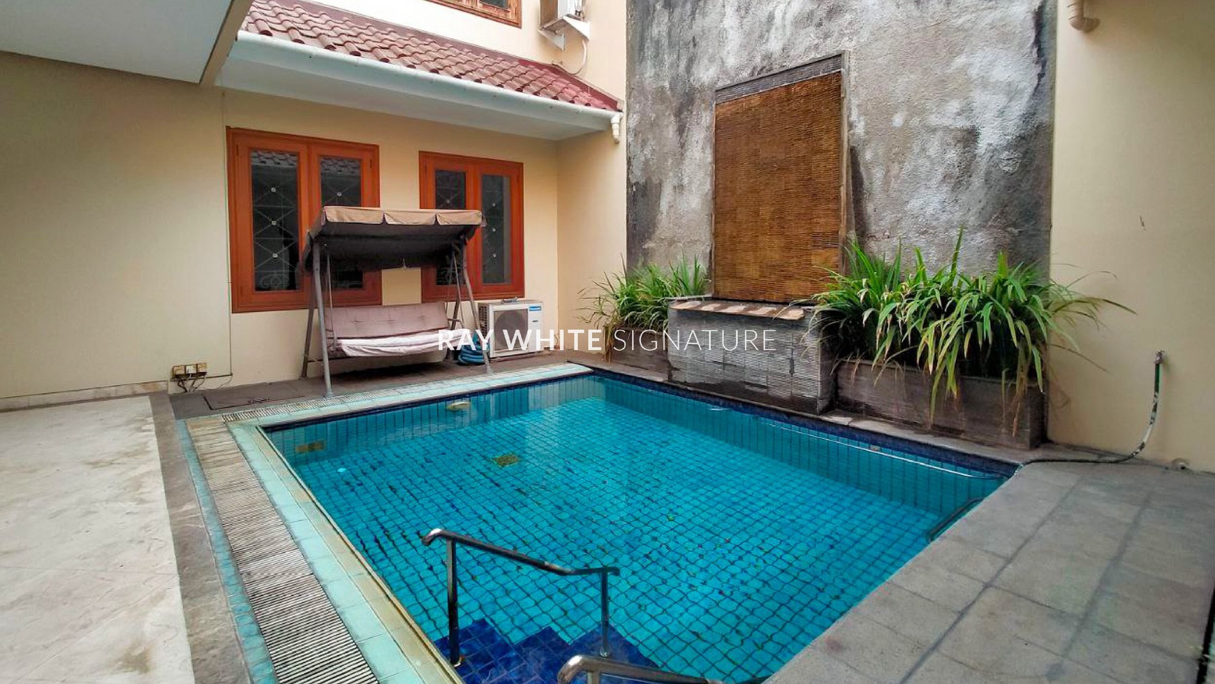 Rumah Mewah di Area Prime Jl Wijaya 5