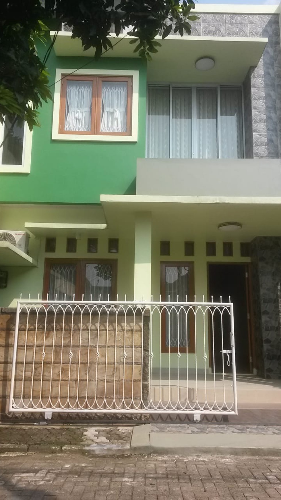 Rumah 2 Lantai Semi Furnished dan Hunian Nyaman @Depok