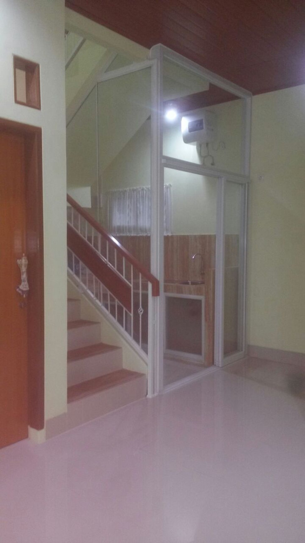 Rumah 2 Lantai Semi Furnished dan Hunian Nyaman @Depok