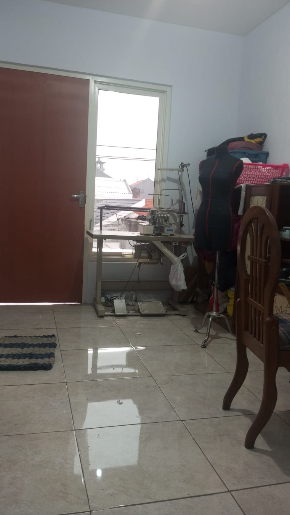 JUA CEPAT RUMAH SIAP HUNI FULL FURNISH DI SEMAMPIR BARAT, SURABAYA