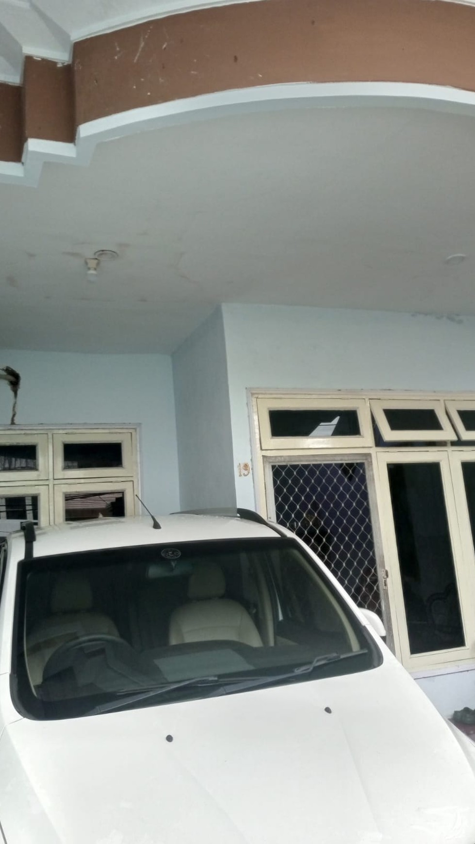 JUA CEPAT RUMAH SIAP HUNI FULL FURNISH DI SEMAMPIR BARAT, SURABAYA