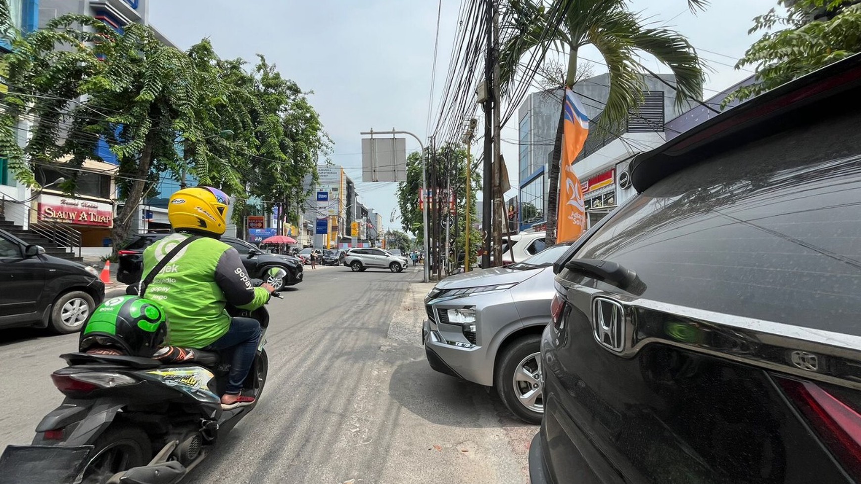 Ruko Gabungan 2,5 Lantai di Pluit Kencana Raya Jakarta Utara