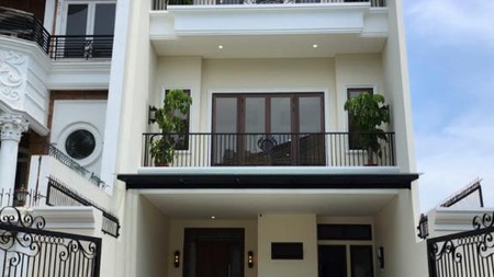 Rumah Lux , siap huni di pondok indah.