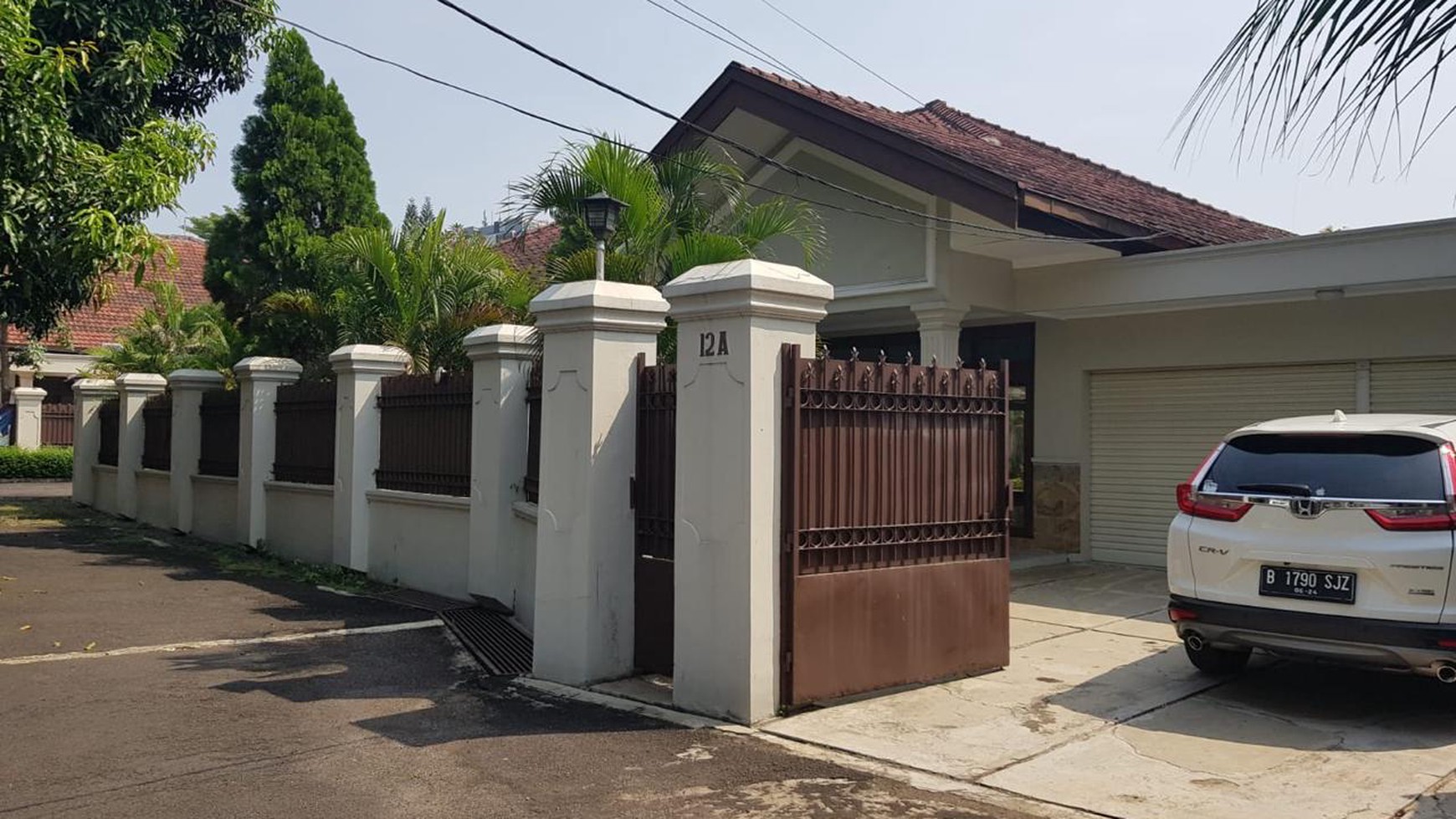 Ampera Rumah Hitung Tanah Luas 3565 Dengan Swimming Pool