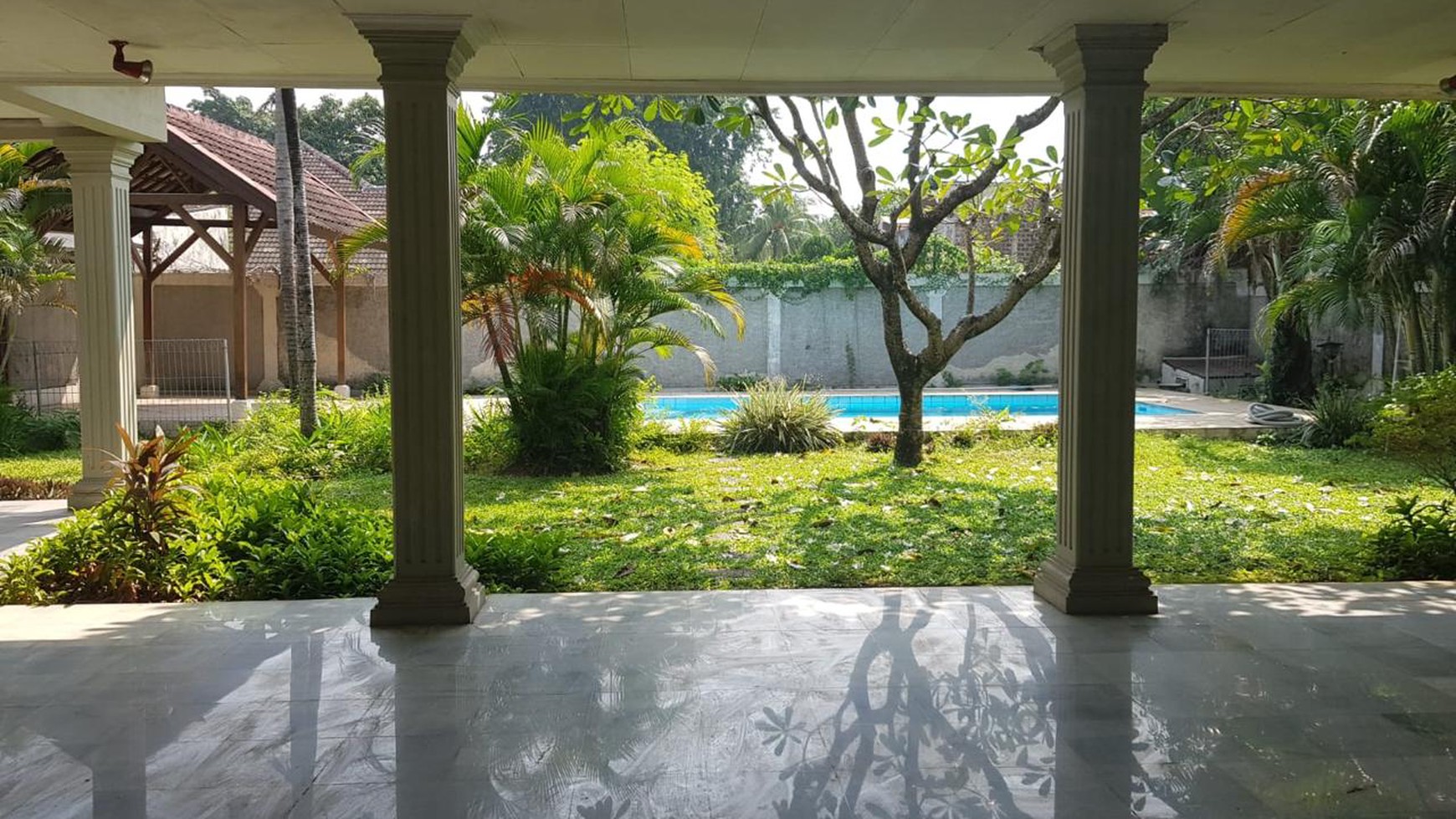 Ampera Rumah Hitung Tanah Luas 3565 Dengan Swimming Pool