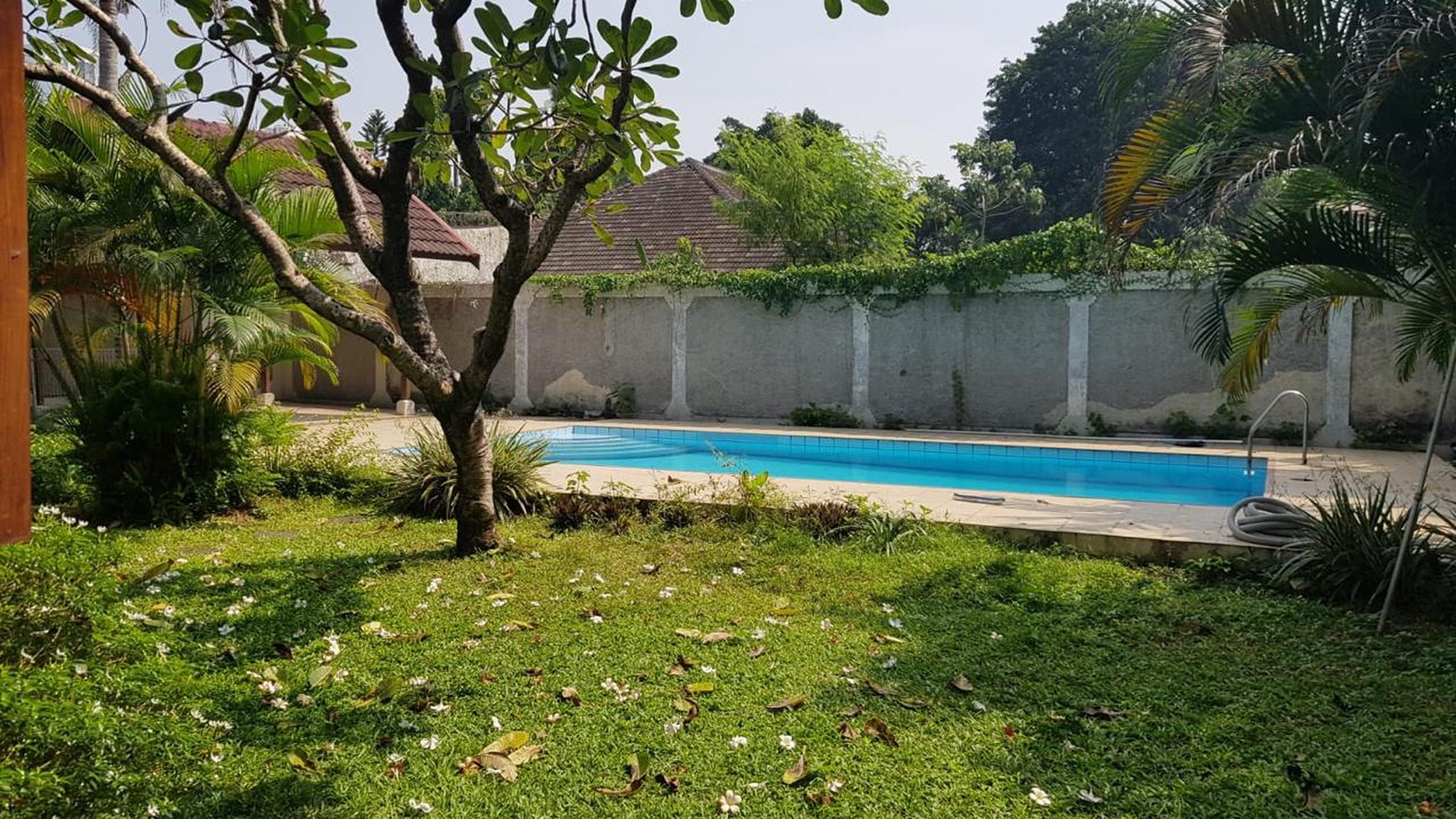 Ampera Rumah Hitung Tanah Luas 3565 Dengan Swimming Pool