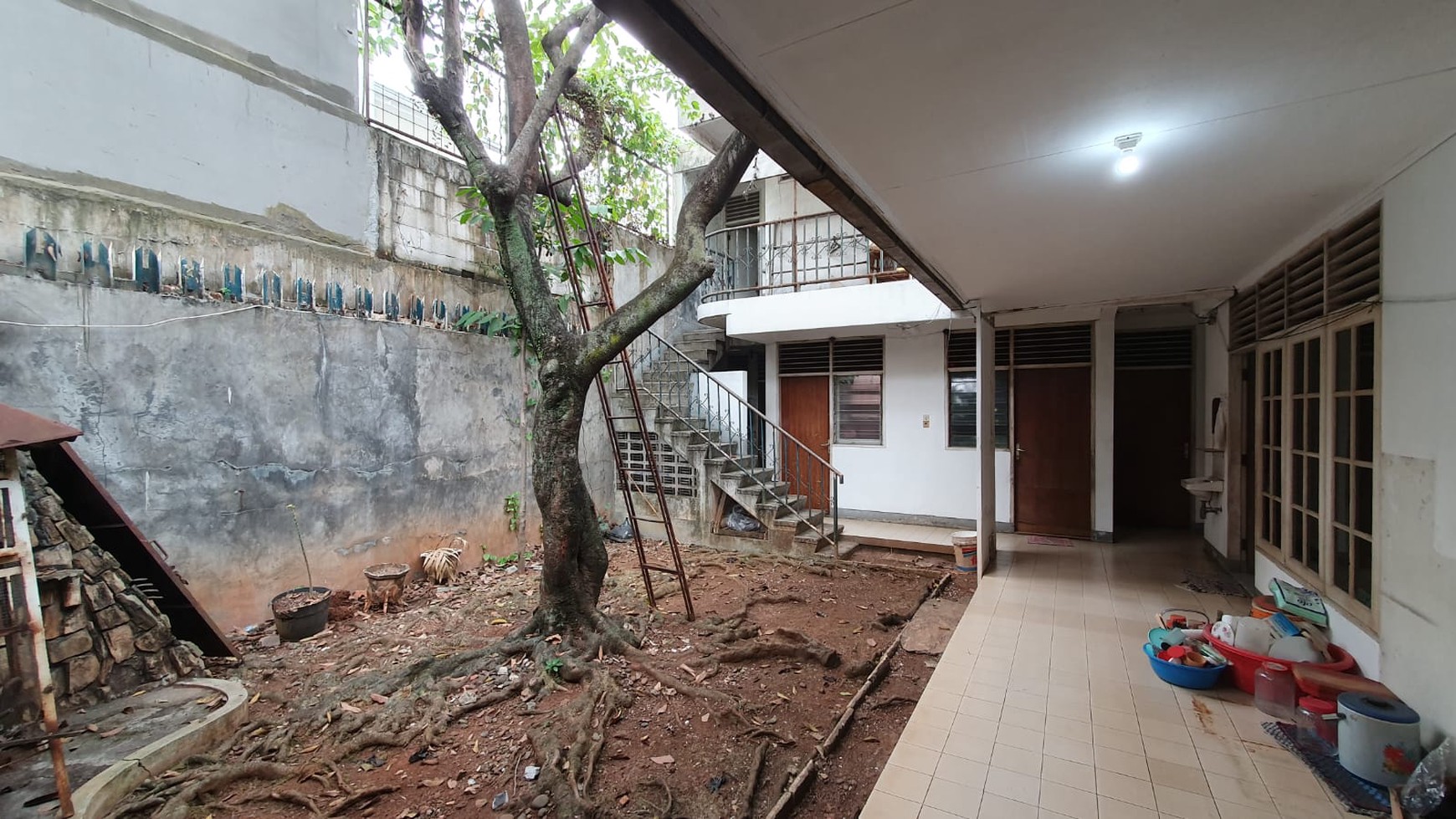 Rumah Hitung Tanah Area Cipete