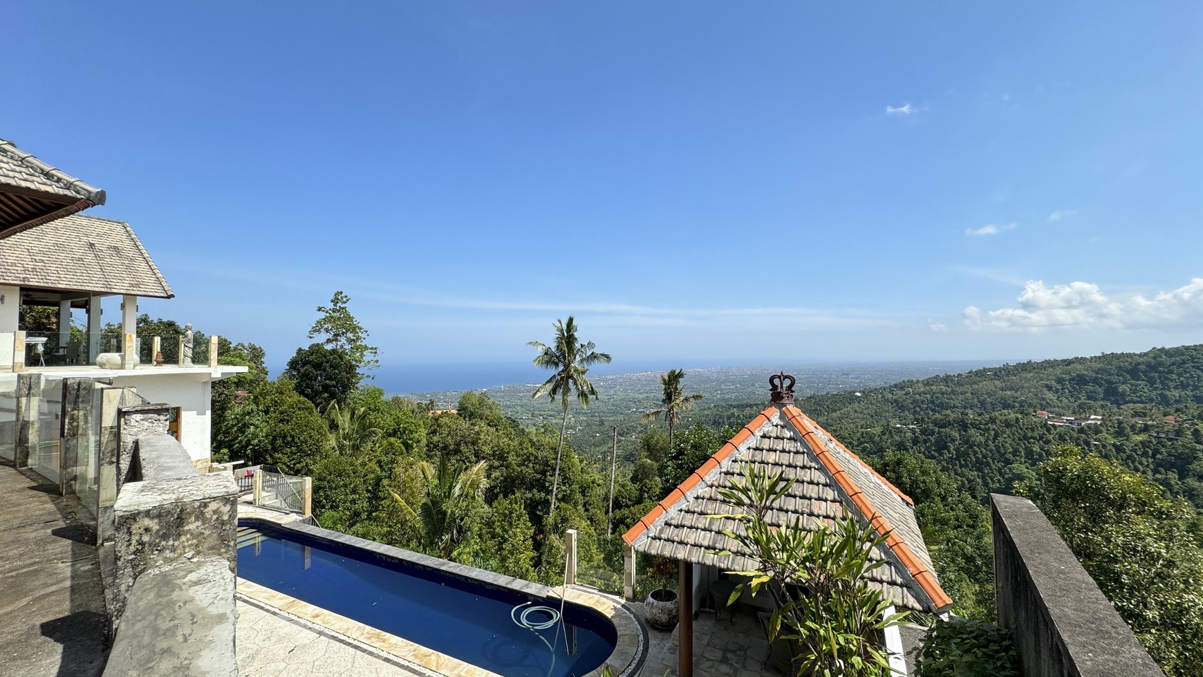 VILLA WITH OCEAN VIEWS FOR SALE IN LOVINA