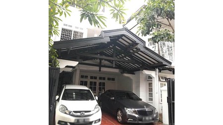 Rumah Tebet Utara  Bisa u/ Rmh Tinggal, Kantor,  Tempat usaha, Mes karyawan, dll.  Dekat Casablanca, Stasiun Tebet, Strategis sekali dekat jalan besar.