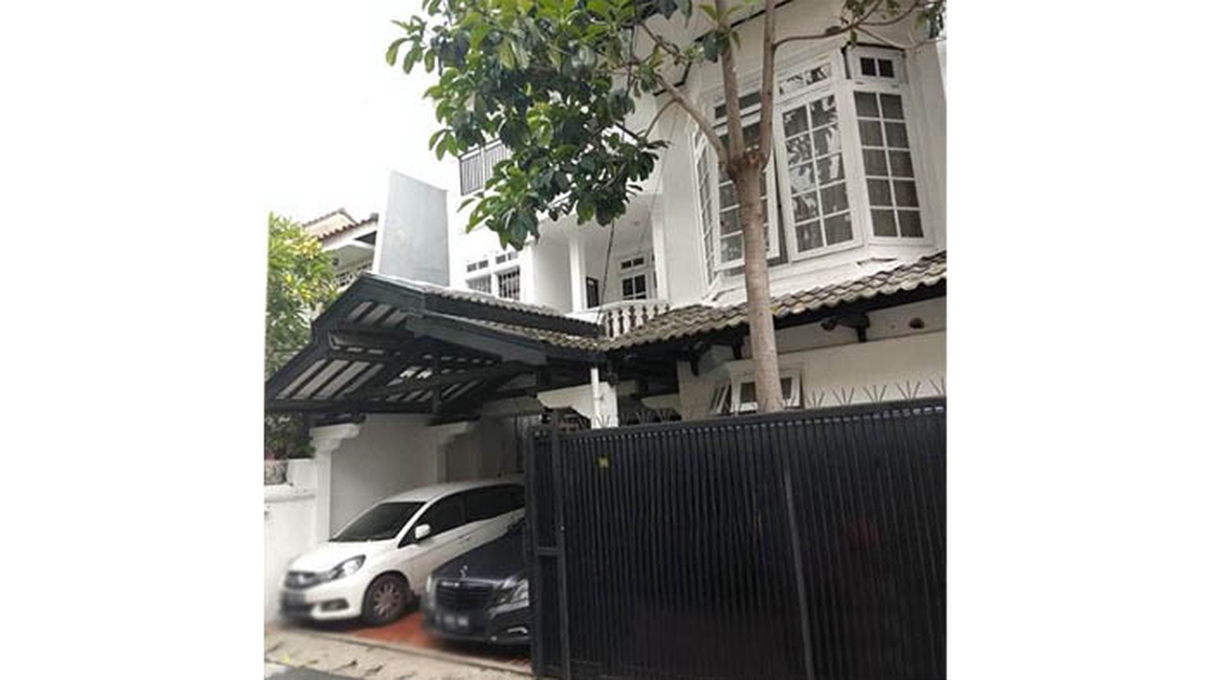 Rumah Tebet Utara  Bisa u/ Rmh Tinggal, Kantor,  Tempat usaha, Mes karyawan, dll.  Dekat Casablanca, Stasiun Tebet, Strategis sekali dekat jalan besar.