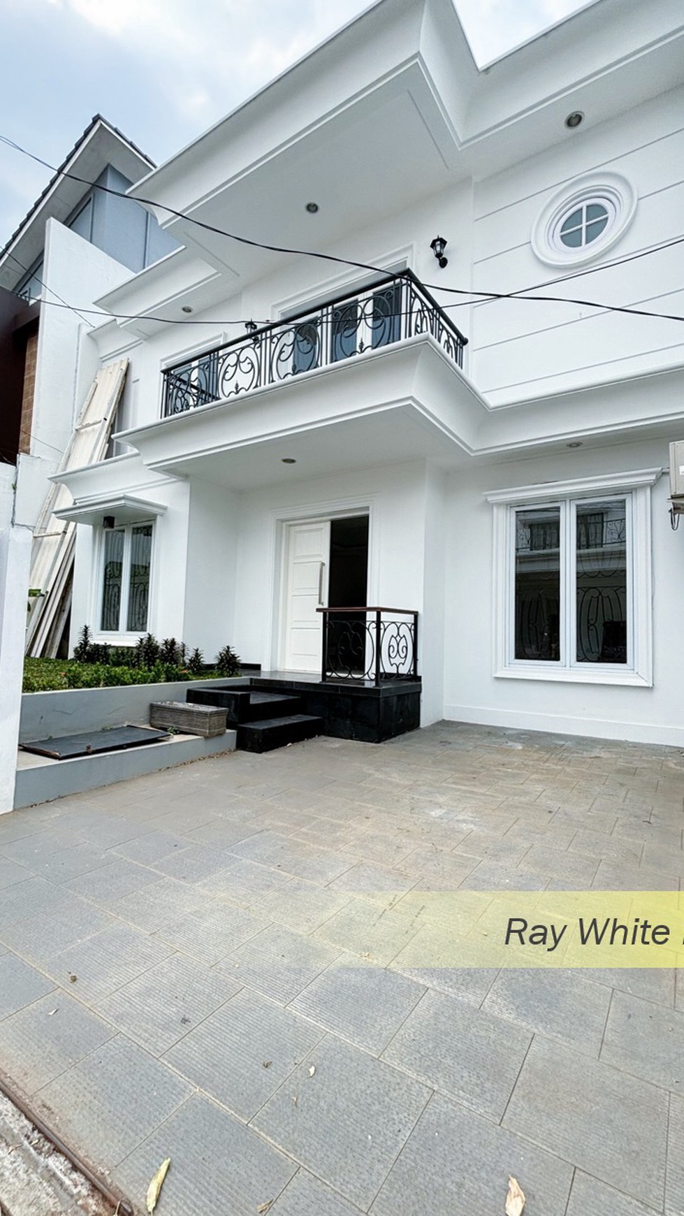 RUMAH MODERN CLASSIC HOUSE SIAP HUNI BINTARO JAYA SEKTOR 9, TANGERANG SELATAN #CH